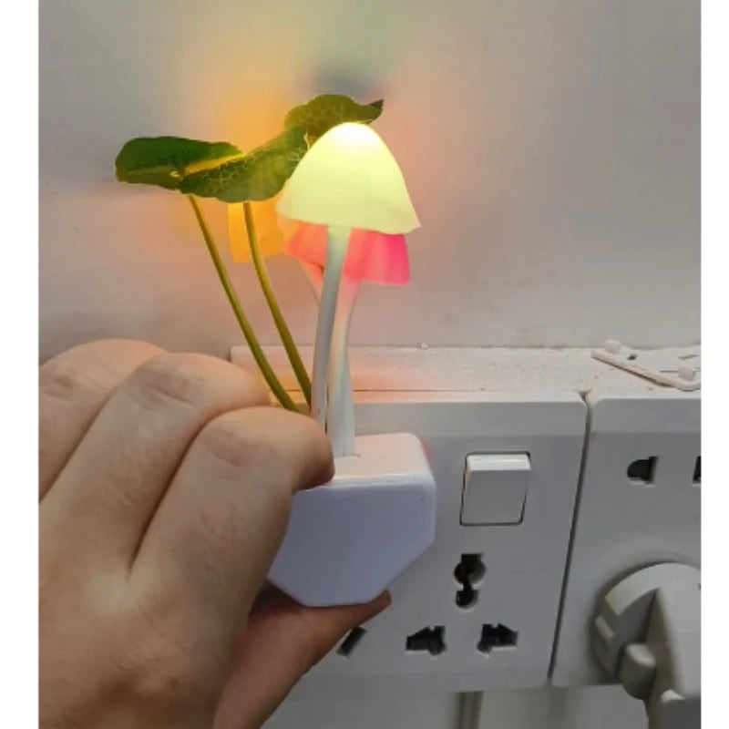 Lampe Veilleuse Colorée en Forme de Champignon