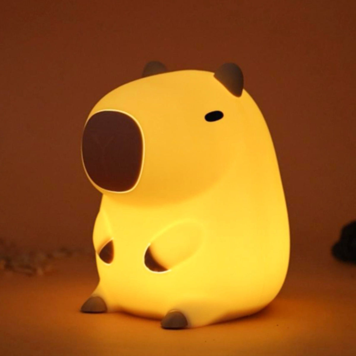 Veilleuse Capybara : Illuminez Doucement Votre Nid avec Tendresse