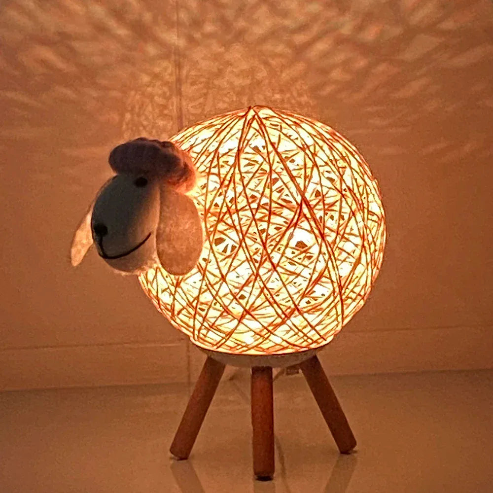 Veilleuse Mouton sur Pieds Bois - Douce Lumière pour Enfants