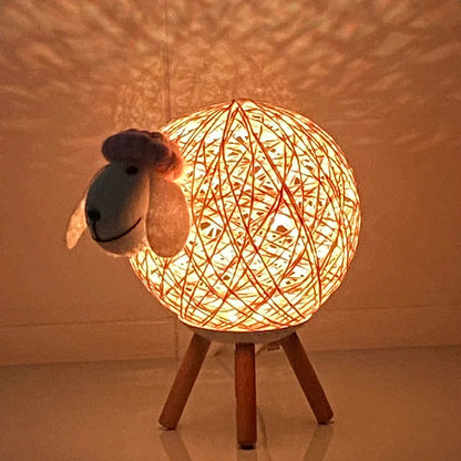 Veilleuse Mouton sur Pieds Bois - Douce Lumière pour Enfants